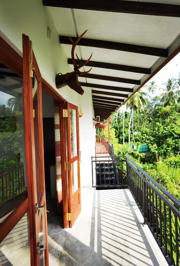 Turtle Lamp Hotel Unawatuna Exterior photo